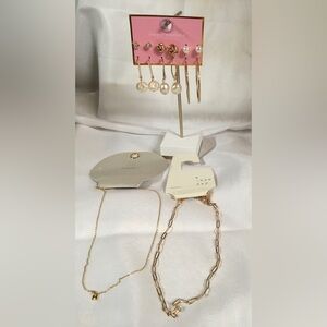 A New Day 2 necklace & Simply Southern earring set. Gold tone